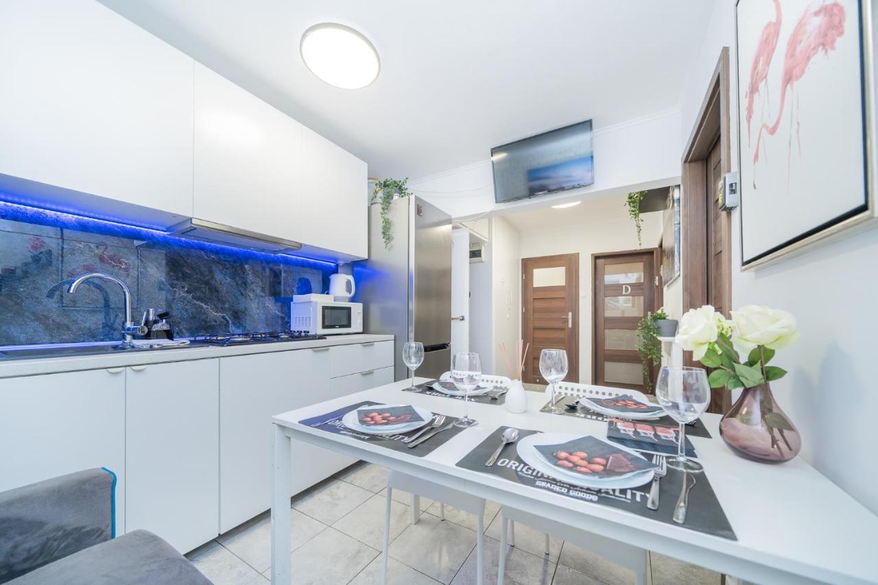 Unit Rooms Warszawa By Metro Rondo Onz Short Rent Idealne Pokoje Na Nocleg W Warszawie Екстер'єр фото