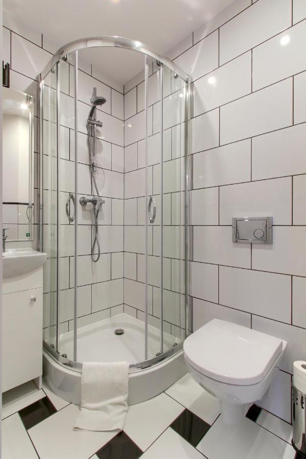 Unit Rooms Warszawa By Metro Rondo Onz Short Rent Idealne Pokoje Na Nocleg W Warszawie Екстер'єр фото