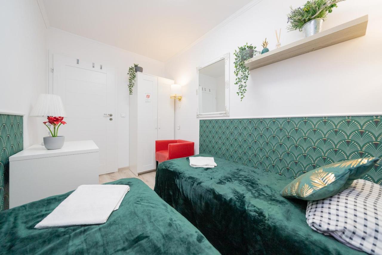Unit Rooms Warszawa By Metro Rondo Onz Short Rent Idealne Pokoje Na Nocleg W Warszawie Екстер'єр фото